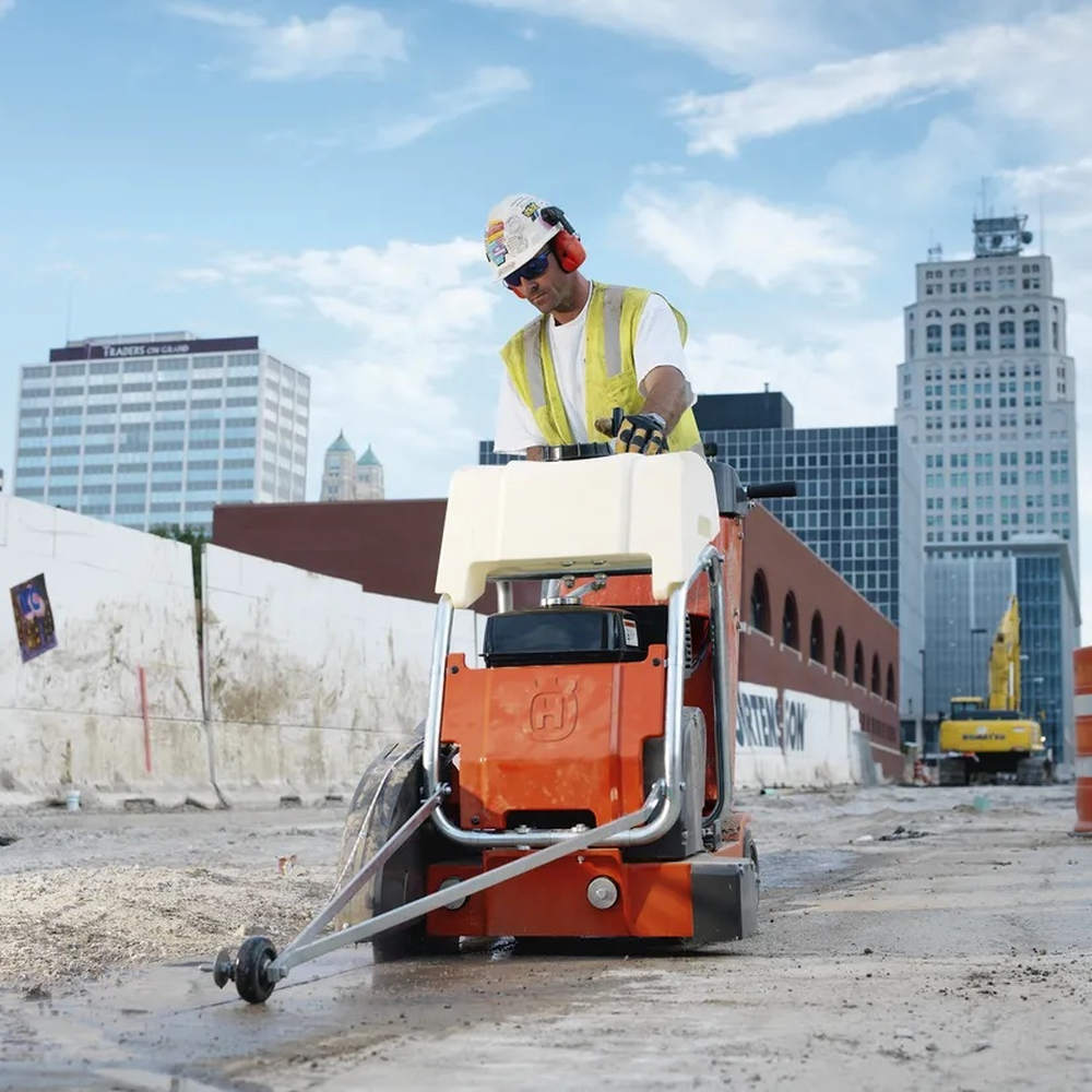 Przecinarka jezdna Husqvarna FS 413 | NORWIT.PL