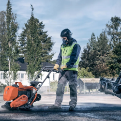 Zagęszczarka akumulatorowa Husqvarna LF 75 PACE | NORWIT.PL
