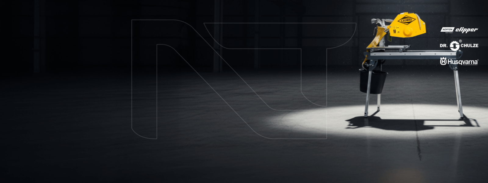 Szukasz wydajnej piły do warsztatu lub na budowę? Postaw na sprawdzone piły stołowe z mocnymi silnikami, precyzyjną prowadnicą i solidnym stołem roboczym.